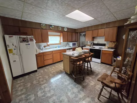 Kitchen - 1909 W Washington St, Springfield, OH 45506 photo 1 of 3