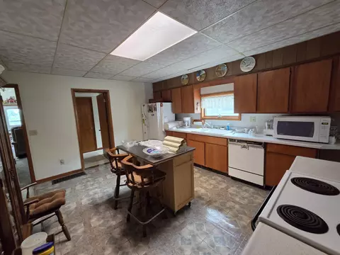 Kitchen - 1909 W Washington St, Springfield, OH 45506 photo 3 of 3