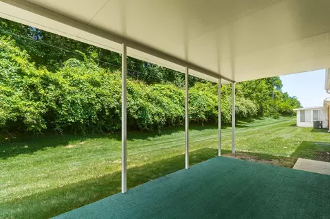 Exterior - 1146 Old Farm Ln, Springfield, OH 45503 photo 6 of 11