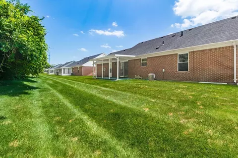 Exterior - 1146 Old Farm Ln, Springfield, OH 45503 photo 8 of 11
