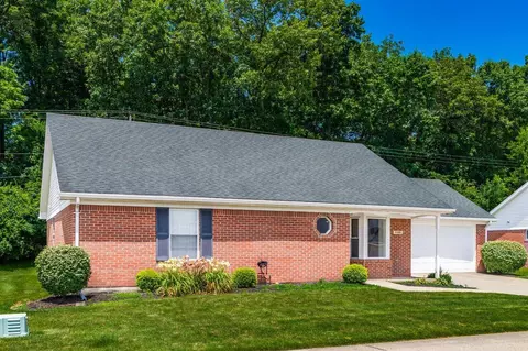 Exterior - 1146 Old Farm Ln, Springfield, OH 45503 photo 3 of 11
