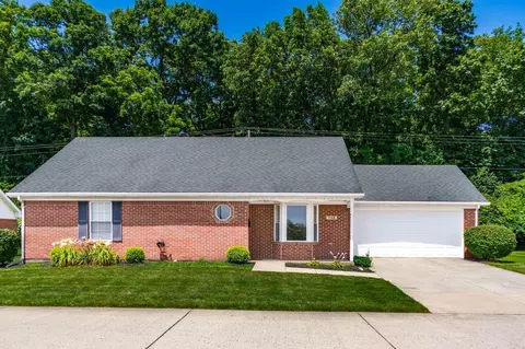 Exterior - 1146 Old Farm Ln, Springfield, OH 45503 photo 2 of 11