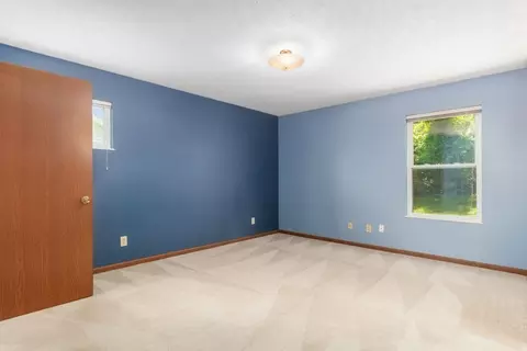 Bedroom - 1146 Old Farm Ln, Springfield, OH 45503 photo 1 of 4