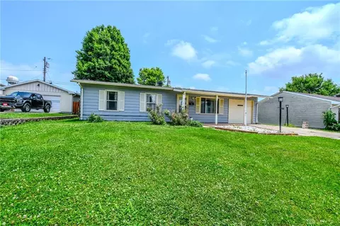 814 Bellows Dr, New Carlisle, OH 45344
