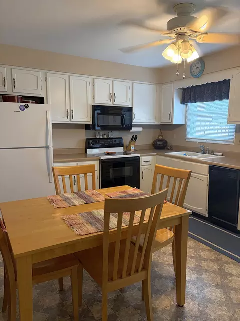 Kitchen - 2933 Lisa Rd, Sidney, OH 45365 photo 1 of 2