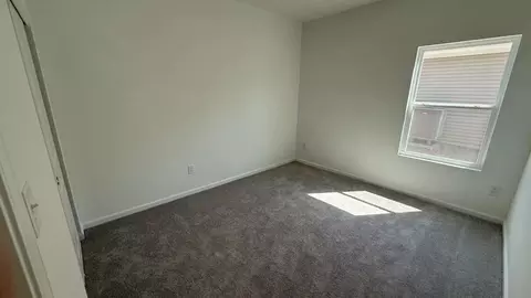 Bedroom - 4001 Chakeres Ave, Springfield, OH 45505 photo 1 of 2