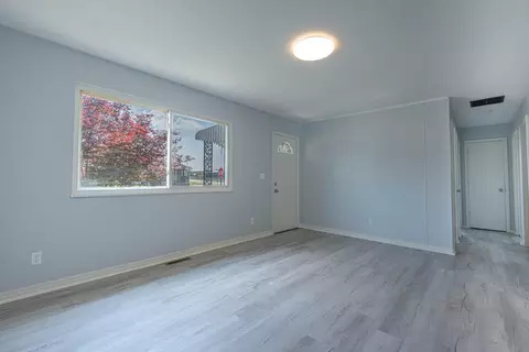 Living - 653 S Douglas Ave, Springfield, OH 45505 photo 3 of 3