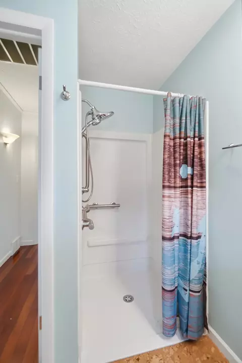 Bath - 303 Harbor Dr, Celina, OH 45822 photo 2 of 9