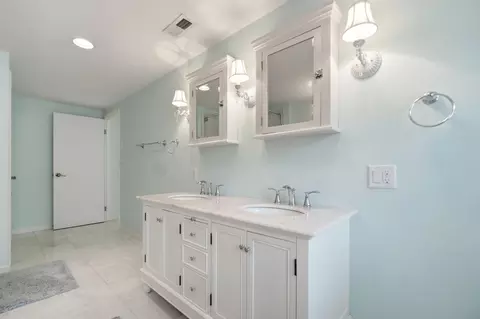 Bath - 303 Harbor Dr, Celina, OH 45822 photo 9 of 9