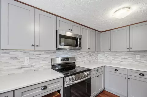 Kitchen - 303 Harbor Dr, Celina, OH 45822 photo 4 of 6