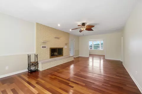 Living - 303 Harbor Dr, Celina, OH 45822 photo 2 of 5