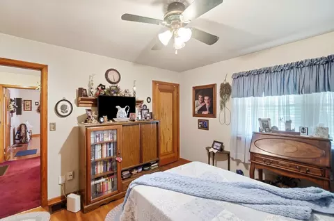 Bedroom - 417 Lawnview Ave, Springfield, OH 45505 photo 2 of 5