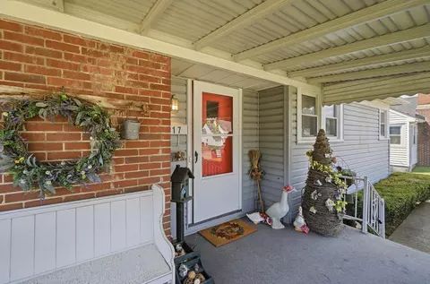 Exterior - 417 Lawnview Ave, Springfield, OH 45505 photo 3 of 12