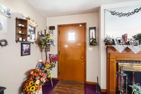 Entry Way - 417 Lawnview Ave, Springfield, OH 45505 photo 1 of 3