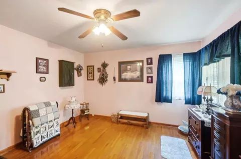 Bedroom - 417 Lawnview Ave, Springfield, OH 45505 photo 4 of 5