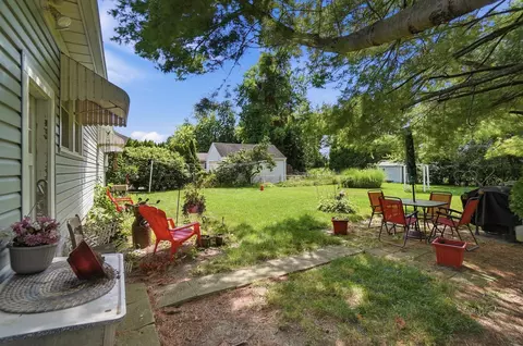 Exterior - 417 Lawnview Ave, Springfield, OH 45505 photo 9 of 12