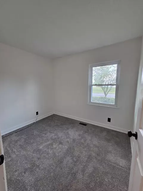 3208 Tackett St, Springfield, OH 45503 photo 9