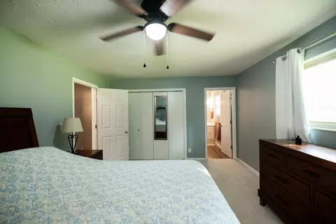 Bedroom - 2630 Shrine Rd, Springfield, OH 45502 photo 4 of 11