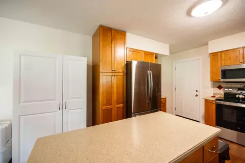 Kitchen - 2630 Shrine Rd, Springfield, OH 45502 photo 2 of 4
