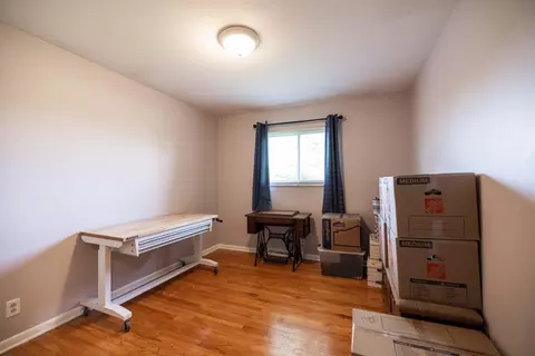 Bedroom - 2630 Shrine Rd, Springfield, OH 45502 photo 6 of 11