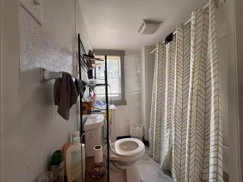 Bath - 1024 Elder St, Springfield, OH 45505 photo 1 of 2