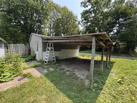Exterior - 1024 Elder St, Springfield, OH 45505 photo 5 of 9