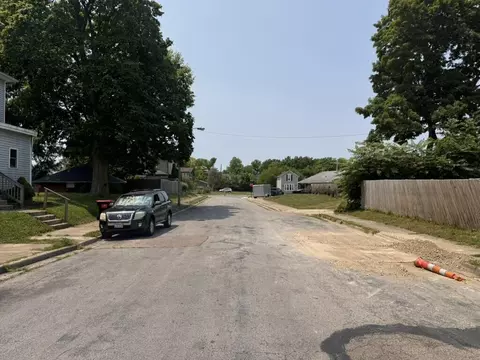 Exterior - 1024 Elder St, Springfield, OH 45505 photo 2 of 9