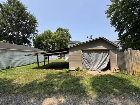 Exterior - 1024 Elder St, Springfield, OH 45505 photo 6 of 9