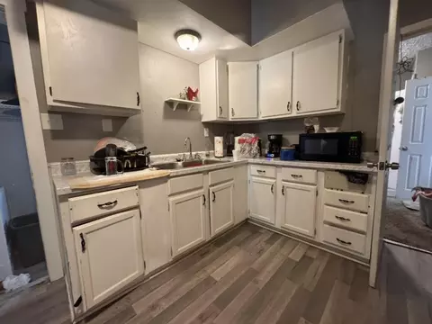 Kitchen - 1024 Elder St, Springfield, OH 45505 photo 1 of 2