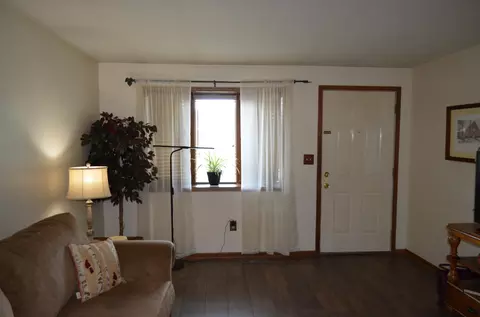 Entry Way - 4290 Midfield St, Springfield, OH 45503 photo 1 of 2