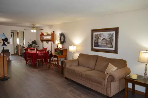Living - 4290 Midfield St, Springfield, OH 45503 photo 1 of 5