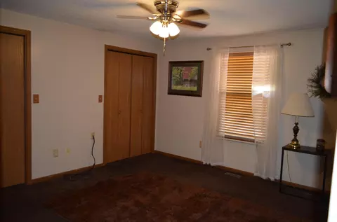 Bedroom - 4290 Midfield St, Springfield, OH 45503 photo 4 of 5
