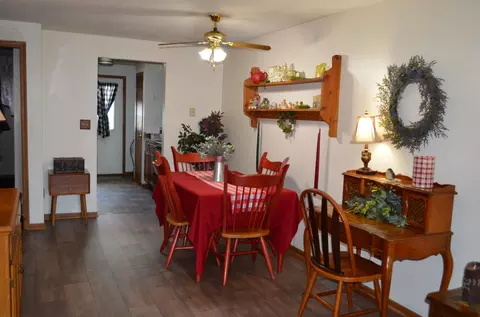 Dining - 4290 Midfield St, Springfield, OH 45503 photo 5 of 6