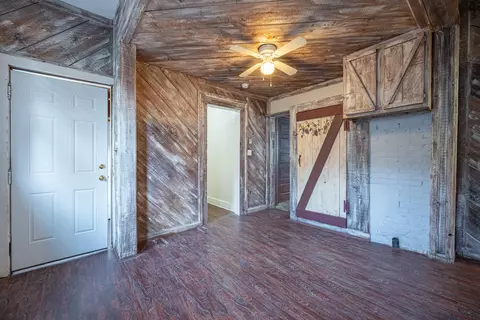 Entry Way - 24 Bill Edwards Dr, Springfield, OH 45504 photo 2 of 2