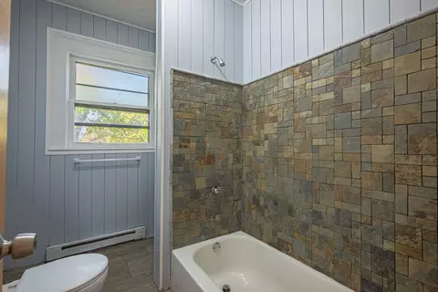 Bath - 24 Bill Edwards Dr, Springfield, OH 45504 photo 2 of 2