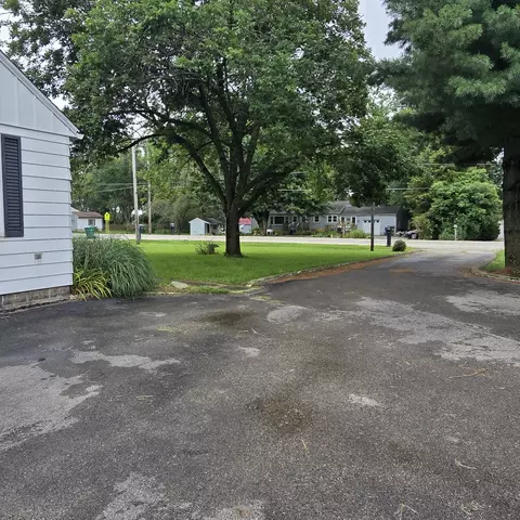 Exterior - 5944 Troy Rd, Springfield, OH 45502 photo 2 of 7