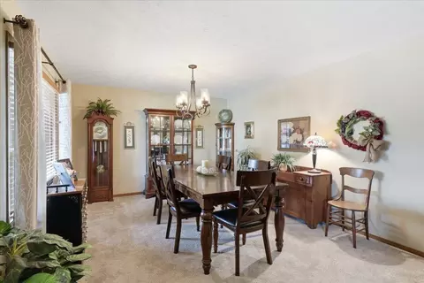 1045 Bradford Dr, Springfield, OH 45503 photo 4