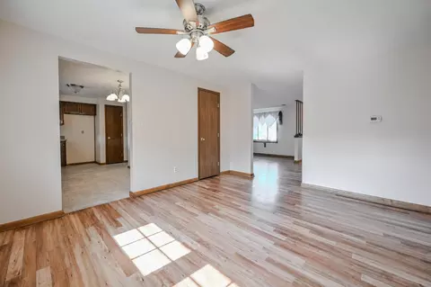 Living - 5326 W Ridgewood Rd, Springfield, OH 45503 photo 5 of 7