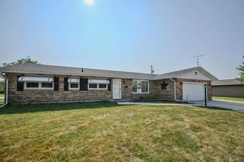 Exterior - 5326 W Ridgewood Rd, Springfield, OH 45503 photo 1 of 12