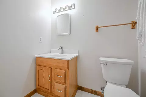 Bath - 5326 W Ridgewood Rd, Springfield, OH 45503 photo 2 of 2