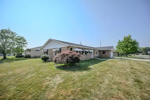 Exterior - 5326 W Ridgewood Rd, Springfield, OH 45503 photo 3 of 12