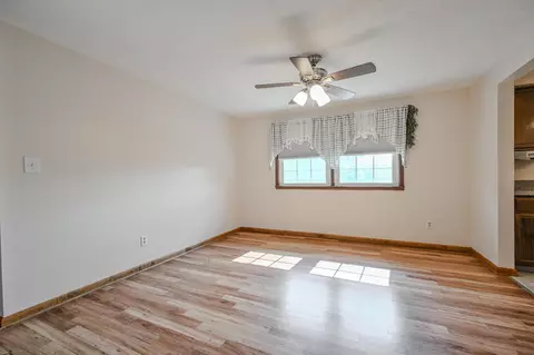 Living - 5326 W Ridgewood Rd, Springfield, OH 45503 photo 4 of 7