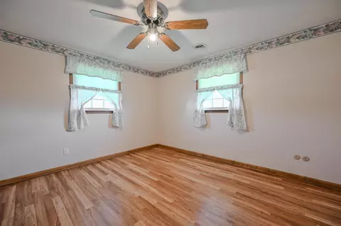 Bedroom - 5326 W Ridgewood Rd, Springfield, OH 45503 photo 2 of 7