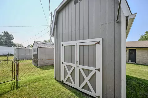 Exterior - 5326 W Ridgewood Rd, Springfield, OH 45503 photo 12 of 12