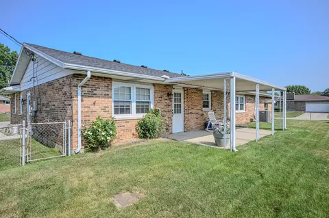 Exterior - 5326 W Ridgewood Rd, Springfield, OH 45503 photo 4 of 12