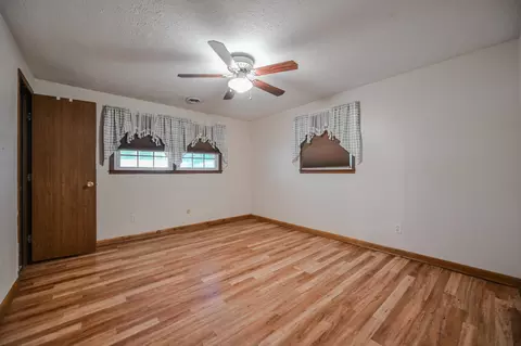 Bedroom - 5326 W Ridgewood Rd, Springfield, OH 45503 photo 5 of 7