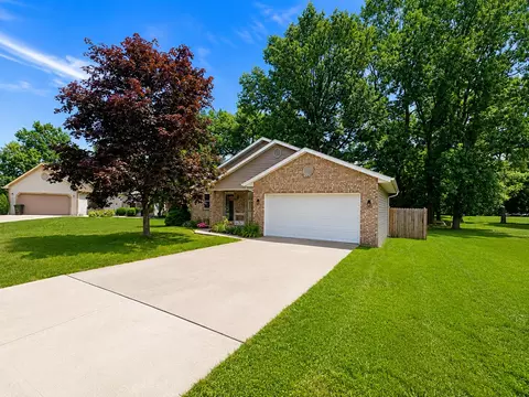 216 Oakcrest Ct, Russells Point, OH 43348