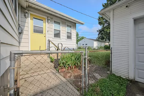 Exterior - 1824 Warder St, Springfield, OH 45503 photo 7 of 12