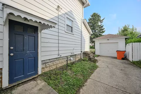 Exterior - 1824 Warder St, Springfield, OH 45503 photo 6 of 12
