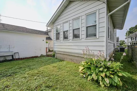 Exterior - 1824 Warder St, Springfield, OH 45503 photo 10 of 12